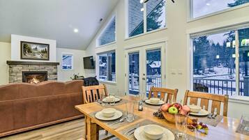 House (4 Bedrooms) | Interior