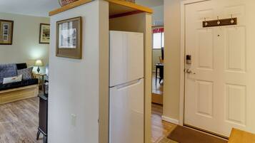 Apartment (0 Bedroom) | Interior