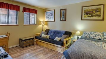 Apartment (0 Bedroom) | Interior