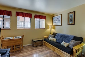 Apartment (0 Bedroom) | Front of property