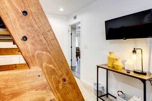 Interior - Flagstaff Vacation Rental ~ 2 Miles to Downtown (Flagstaff)