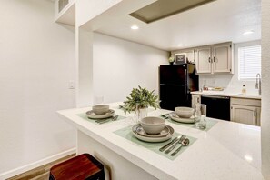 Microwave, oven, stovetop, dishwasher - Flagstaff Vacation Rental ~ 2 Miles to Downtown (Flagstaff)