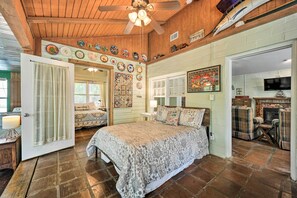 Cottage (2 Bedrooms) | Interior
