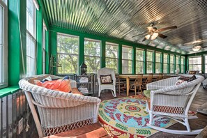 Cottage (2 Bedrooms) | Interior