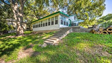 Cottage (2 Bedrooms) | Interior