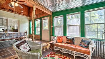 Cottage (2 Bedrooms) | Interior