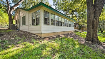 Cottage (2 Bedrooms) | Interior