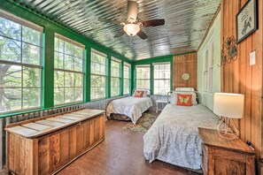Cottage (2 Bedrooms) | Interior