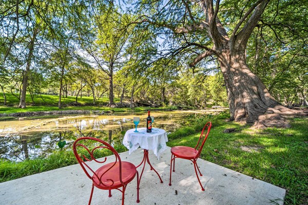 Wimberley Home On Creek + Close To Downtown! - Wimberley, TX