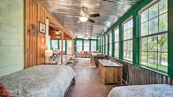 Cottage (2 Bedrooms) | Interior