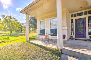 Terrace/patio - Eclectic Montgomery Home Near Lake Conroe! (Montgomery)