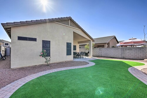 Sunlit Peoria Gem w/ Yard: Hike, Golf & Explore!