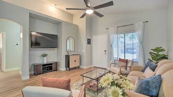 House (3 Bedrooms) | Interior