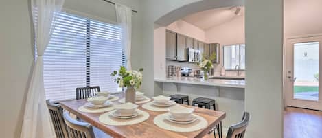 House (3 Bedrooms) | Interior