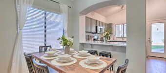 Sunlit Peoria Gem w/ Yard: Hike, Golf & Explore!