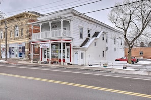 Apartment (0 Bedroom) | Interior - Upstate New York Studio Rental - Pet Friendly (Stanley)