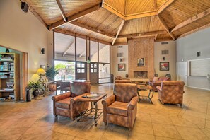 Interior - Sunny Scottsdale Condo w/ 2 Year-round Pools! (Scottsdale)