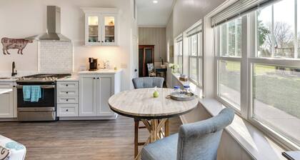 Peaceful Harvard Vacation Rental: 3 Mi to Town!
