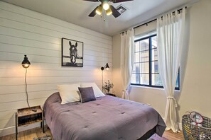 2 bedrooms, laptop workspace, iron/ironing board, bed sheets - Rustic-chic Overgaard Condo w/ Fishing Pond! (Overgaard)