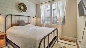 Room - Rustic-chic Overgaard Condo w/ Fishing Pond! (Overgaard)