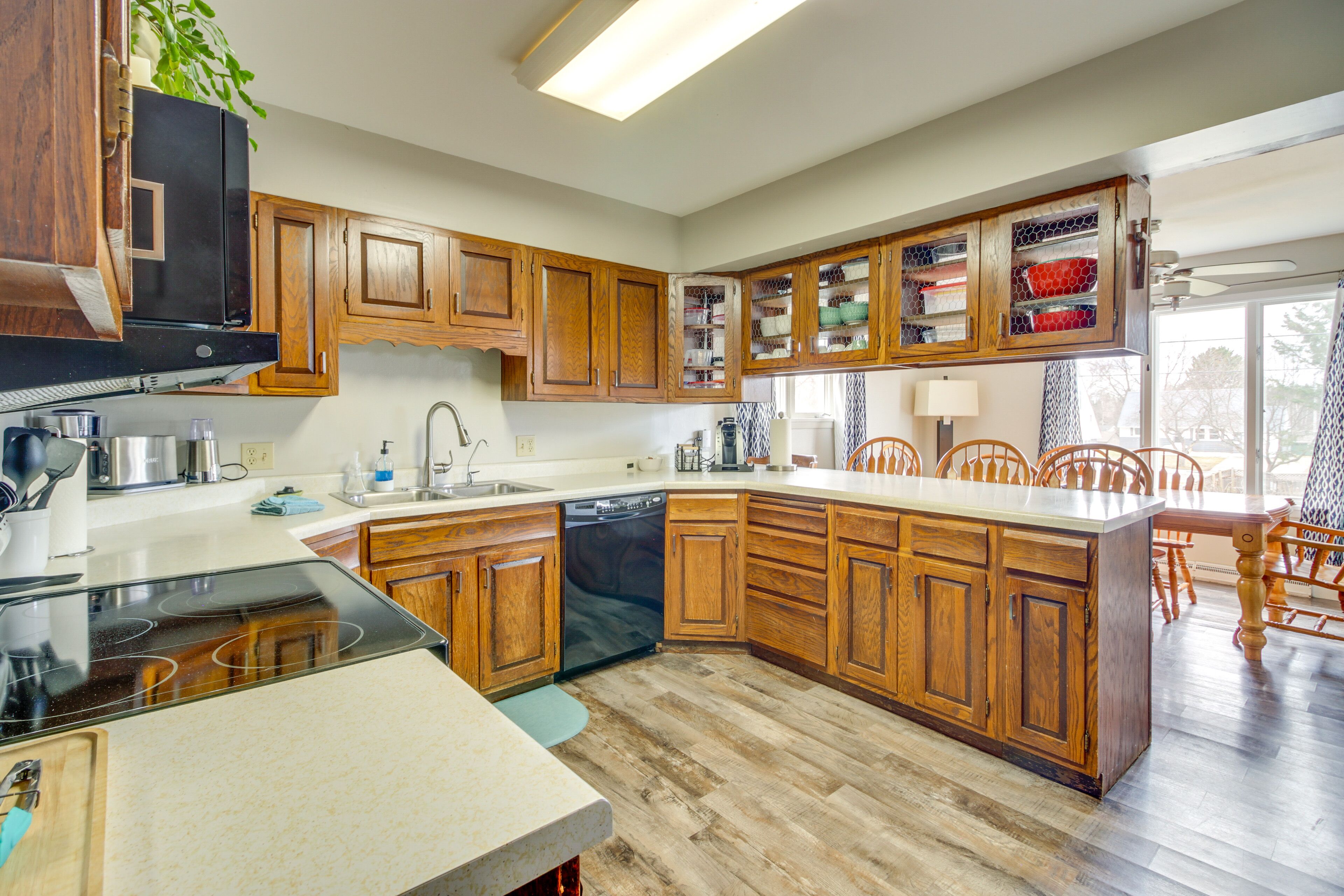 Microwave, oven, stovetop, dishwasher