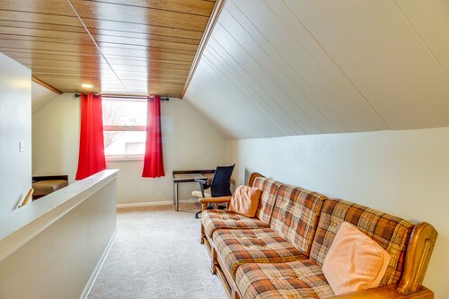 Charming Hoyt Lakes Home w/ Sauna & Fire Pit
