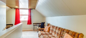 Charming Hoyt Lakes Home w/ Sauna & Fire Pit