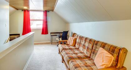 Charming Hoyt Lakes Home w/ Sauna & Fire Pit