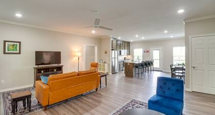 Quaint Harrison Home 2 Mi to Downtown!