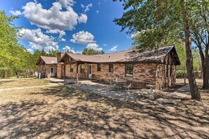 House (4 Bedrooms) | Interior - Lovely 'anna Fink House' w/ Patio & Fire Pit (Atoka)