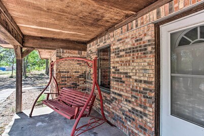 Lovely 'anna Fink House' w/ Patio & Fire Pit
