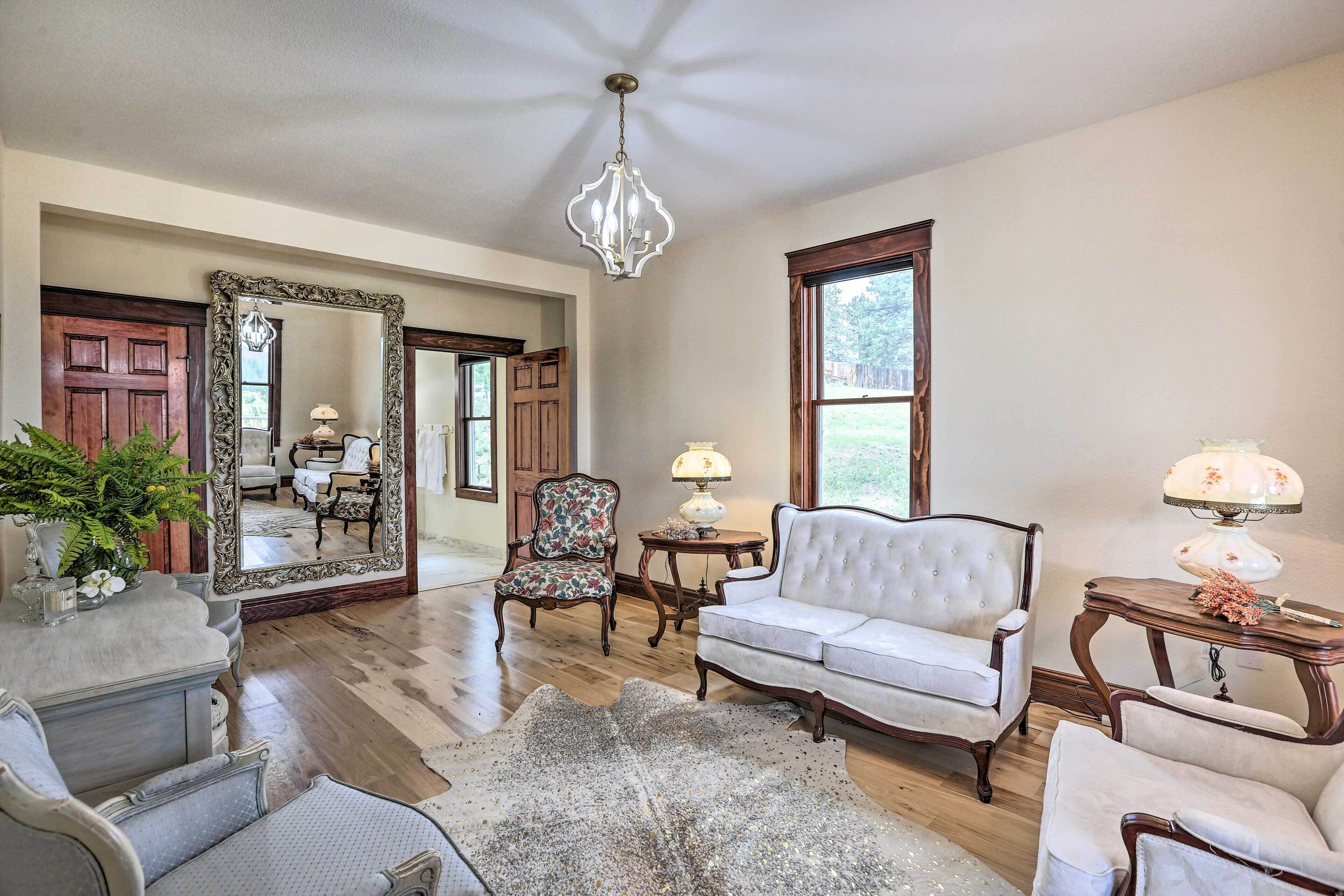 House (4 Bedrooms) | Interior