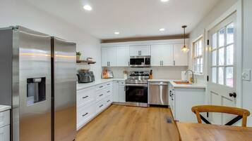 House (2 Bedrooms) | Interior