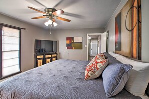 House (3 Bedrooms) | 3 bedrooms, iron/ironing board, bed sheets - Lakefront Hot Springs Vacation Rental w/ Dock (Hot Springs)