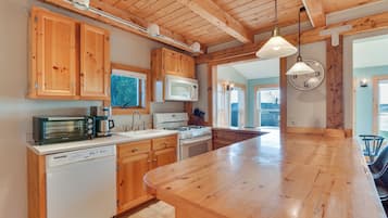 House (1 Bedroom) | Interior