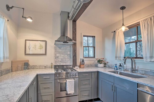 Charming Family Cottage Close to San Antonio