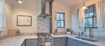 Charming Family Cottage Close to San Antonio