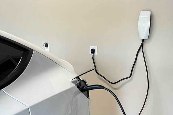 Interior - Modern Flagstaff Retreat w/ Fire Pit & EV Charger! (Flagstaff)