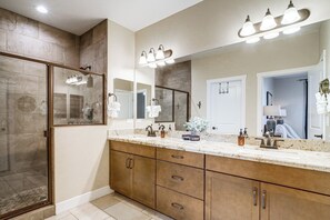 單棟房屋 (4 Bedrooms) | 內部