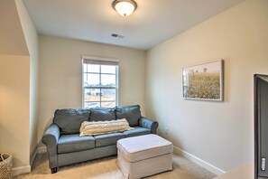 House (6 Bedrooms) | Interior