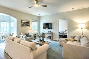 House (6 Bedrooms) | Interior