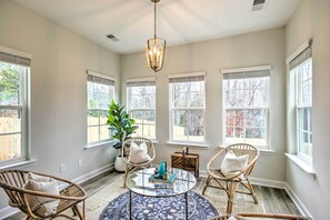 House (6 Bedrooms) | Interior