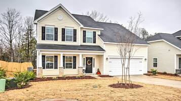 House (6 Bedrooms) | Interior