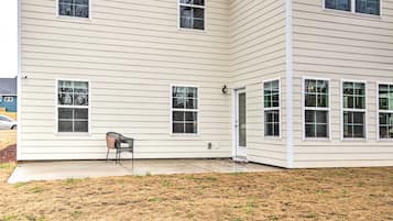 House (6 Bedrooms) | Interior