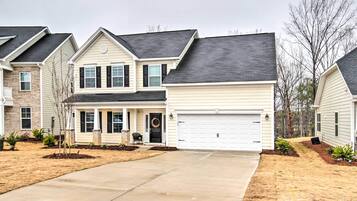 House (6 Bedrooms) | Interior