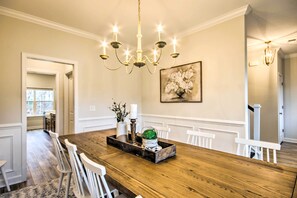 Rumah (6 Bedrooms) | Interior