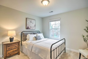 House (6 Bedrooms) | Interior - Chapin Vacation Rental ~ 11 Mi to Lake! (Chapin)