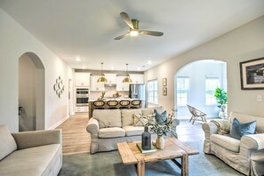 House (6 Bedrooms) | Interior