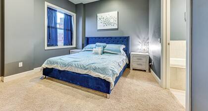 Heart of Dtwn Omaha: Historical Apt w/ Perks