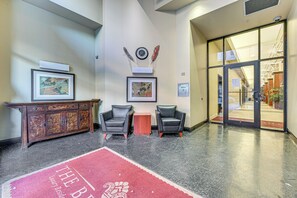 Apartment (2 Bedrooms) | Interior - Heart of Dtwn Omaha: Historical Apt w/ Perks (Omaha)